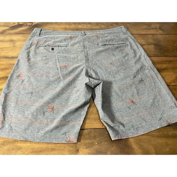 Travis Mathew Men's Gray Palm Tree Golf Shorts Size 38 - Picture 6 of 13